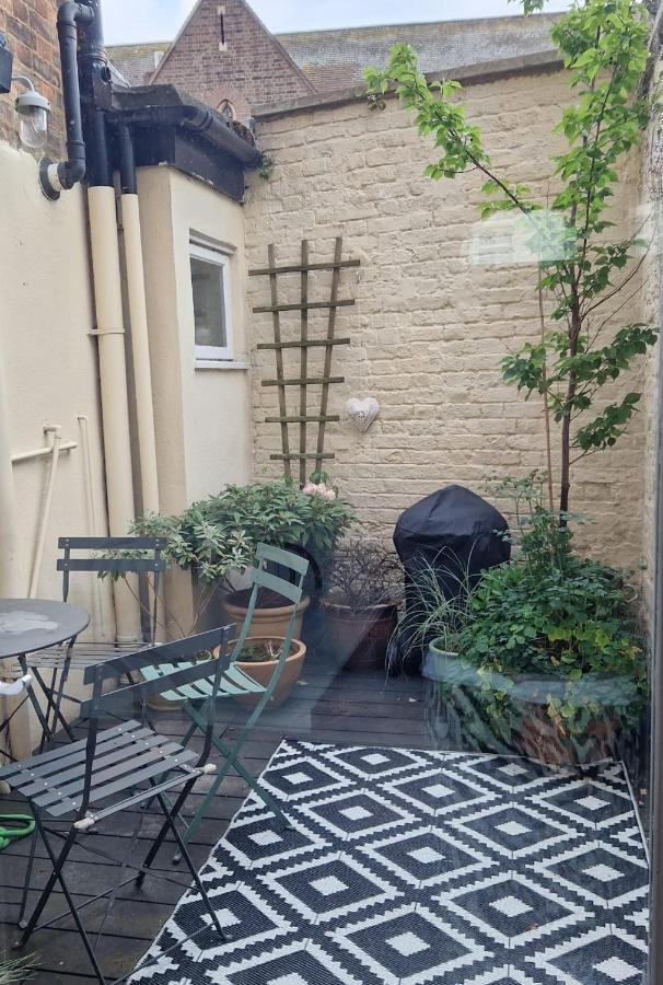 ロンドンColourful 2 Bed 2 Bath Tooting Houseアパートメント エクステリア 写真