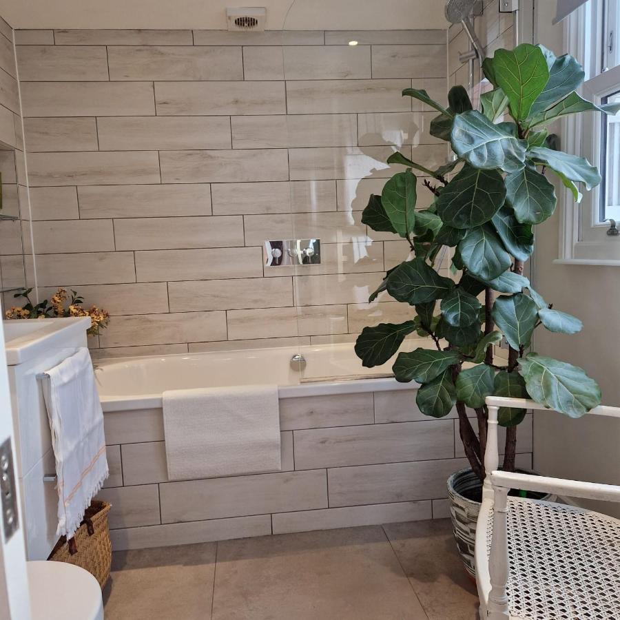 ロンドンColourful 2 Bed 2 Bath Tooting Houseアパートメント エクステリア 写真